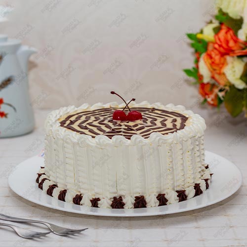 White Creamy Cake
